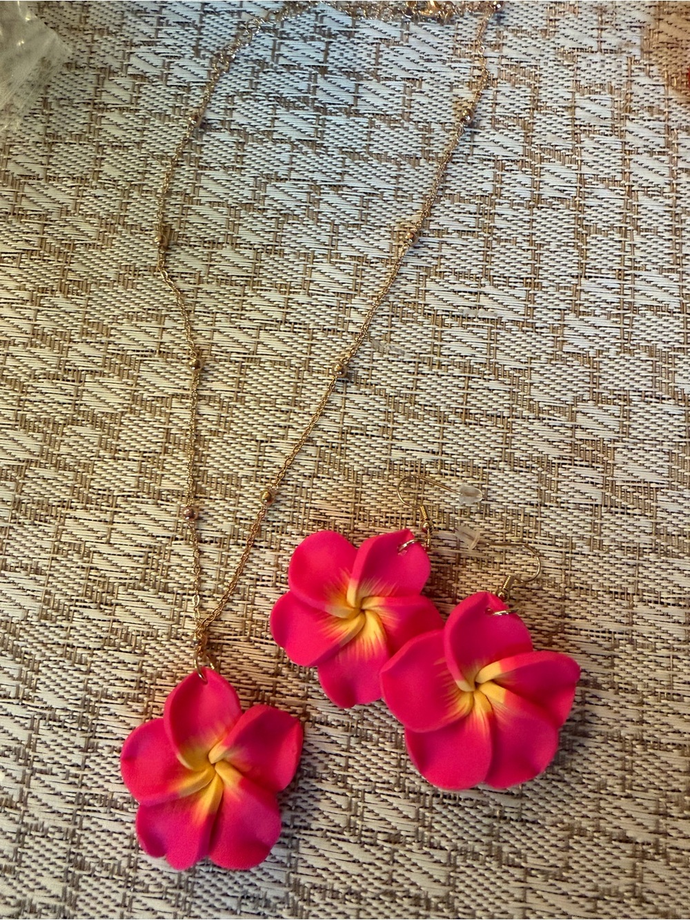 flower earring and necklace set